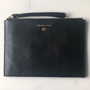 NWOT Michael Kors, Wristlet Clutch